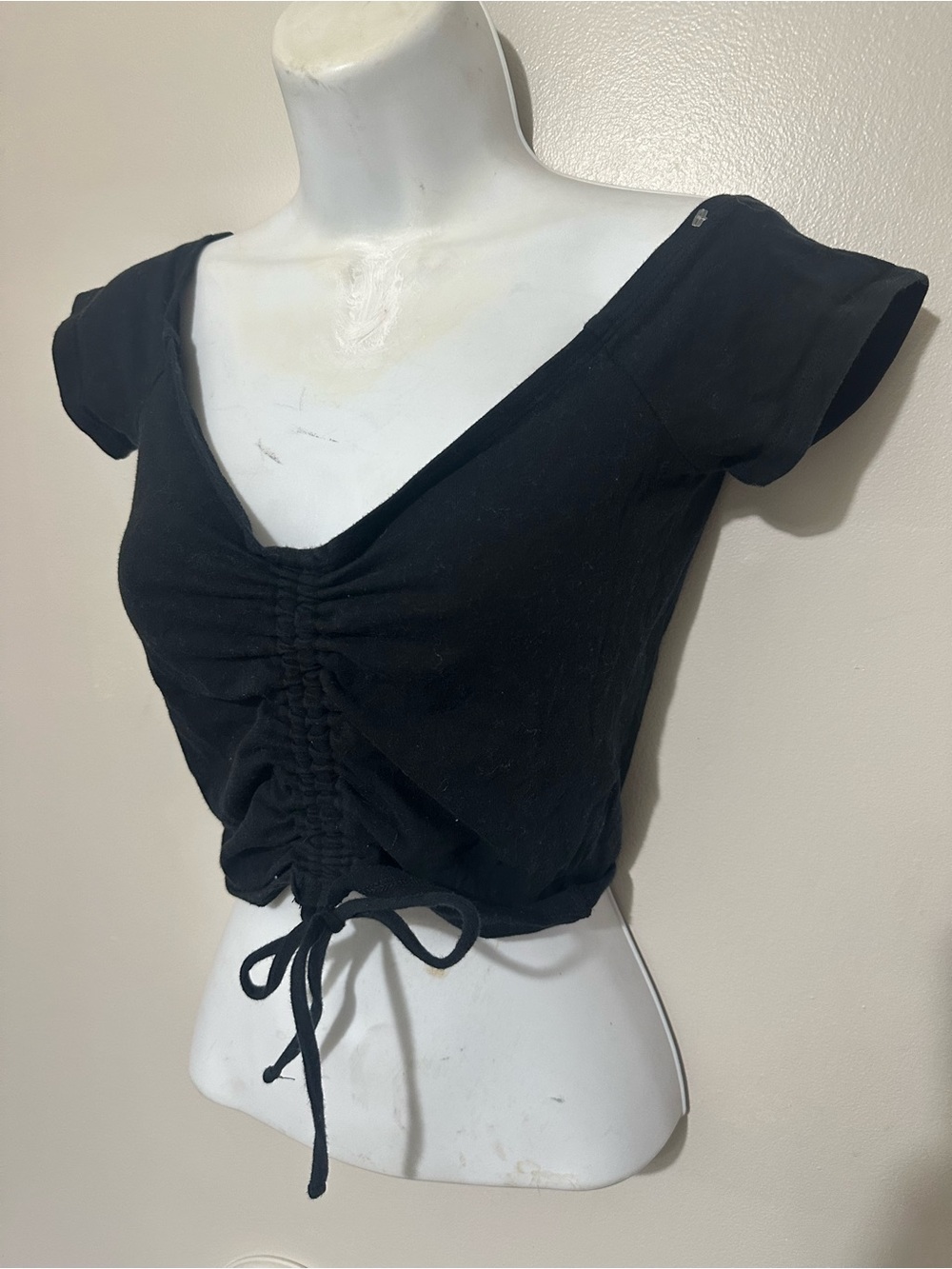 Hollister Must-Have Collection Black Ruched Drawstring Crop Top
